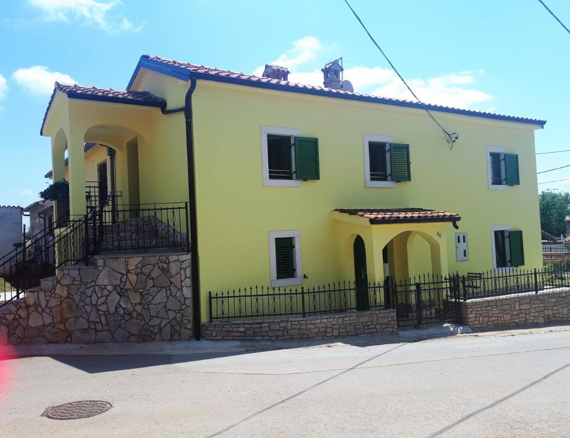 Apartment Aurora Kaštelir Esterno foto