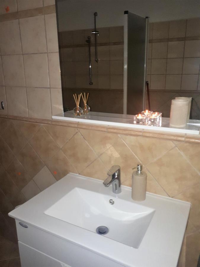 Apartment Aurora Kaštelir Esterno foto