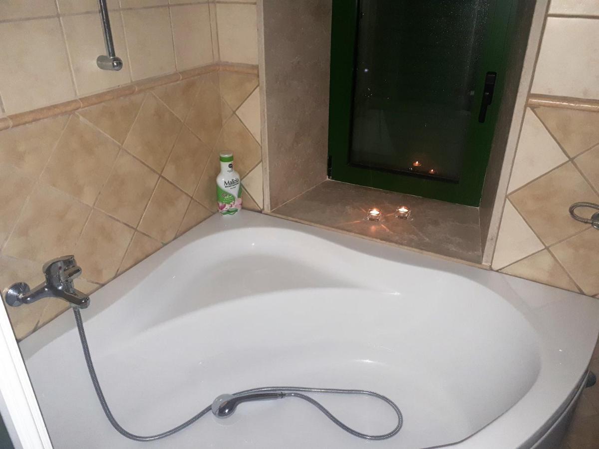 Apartment Aurora Kaštelir Esterno foto