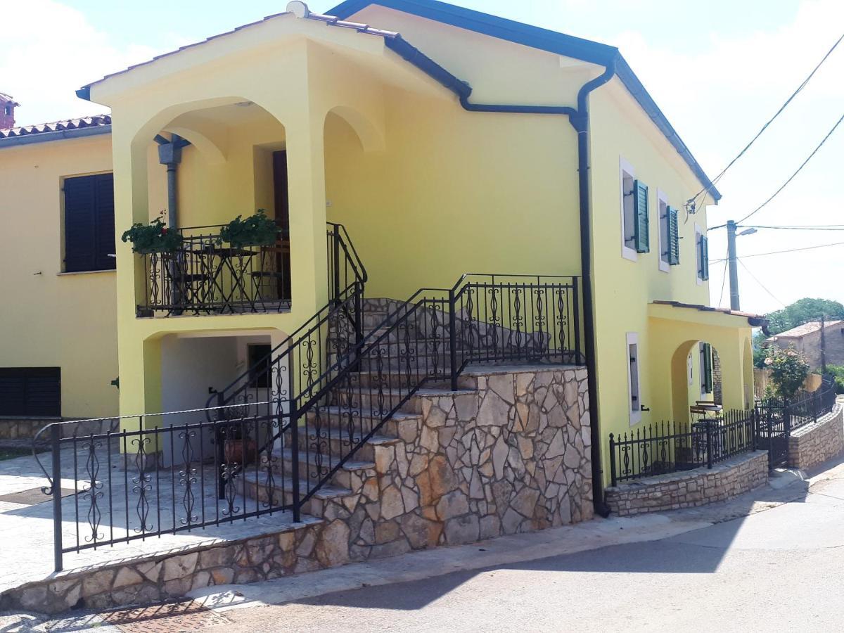 Apartment Aurora Kaštelir Esterno foto